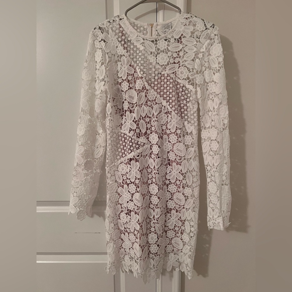 Selfie Leslie white lace dress